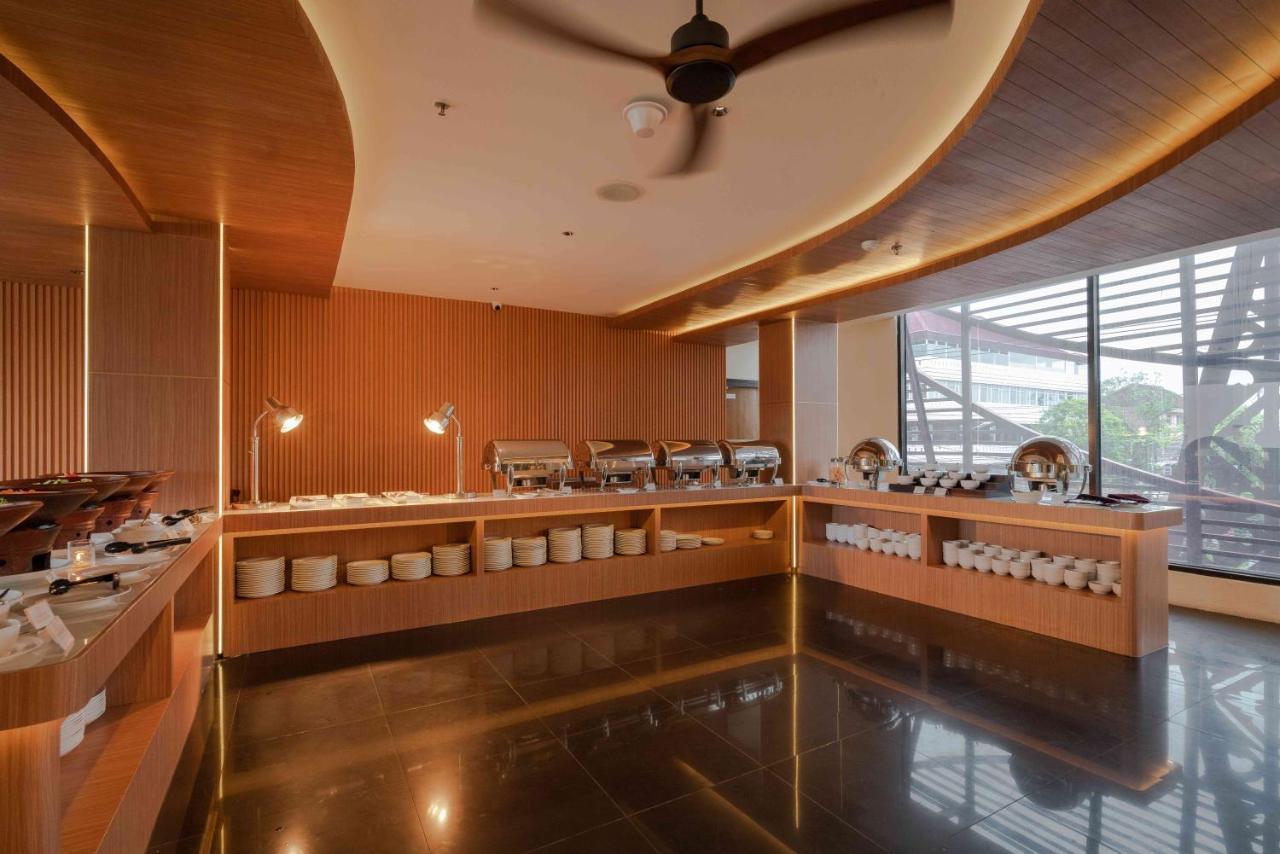Park Regis Kuta Hotel Kuta  Exterior photo