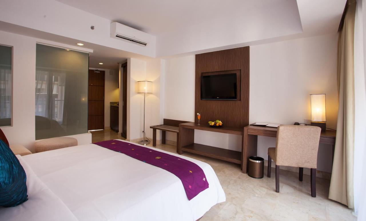 Park Regis Kuta Hotel Kuta  Exterior photo